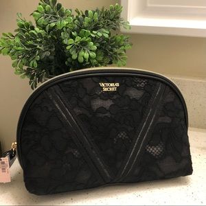 NWT Victoria’s Secret Black Lace Makeup Bag 💋